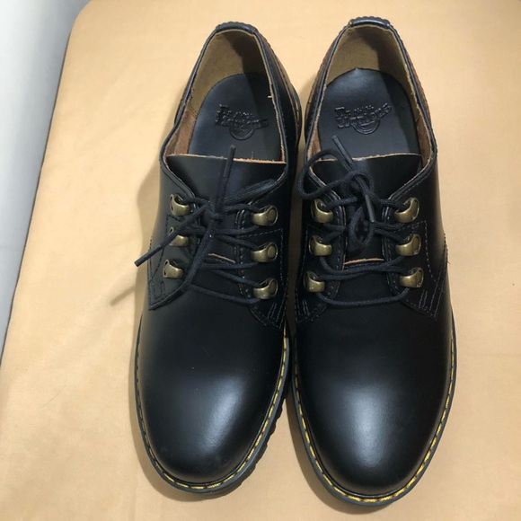 Dr. Martens Leona Lo Vintage Smooth Leather - Picture 6 of 10